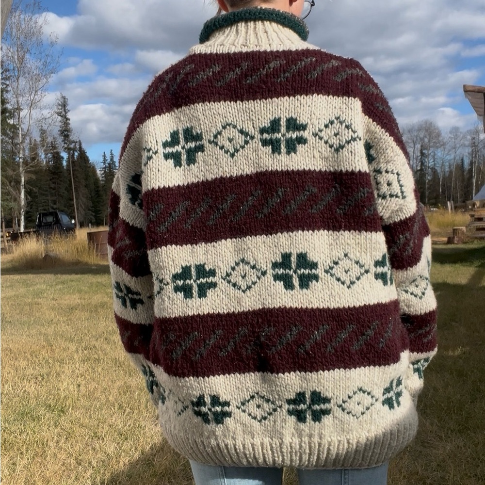Chunky Hand Knit 100% Wool Sweater - Picture 8 of 9